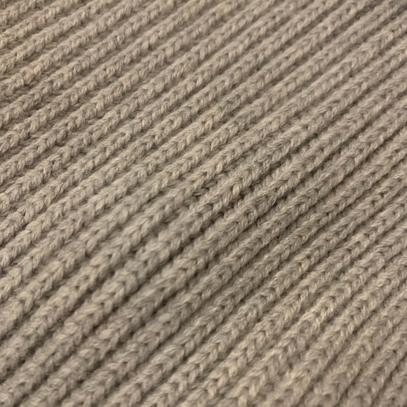 NWT Theory Cashmere Scarf 🧣 - Picture 3 of 8